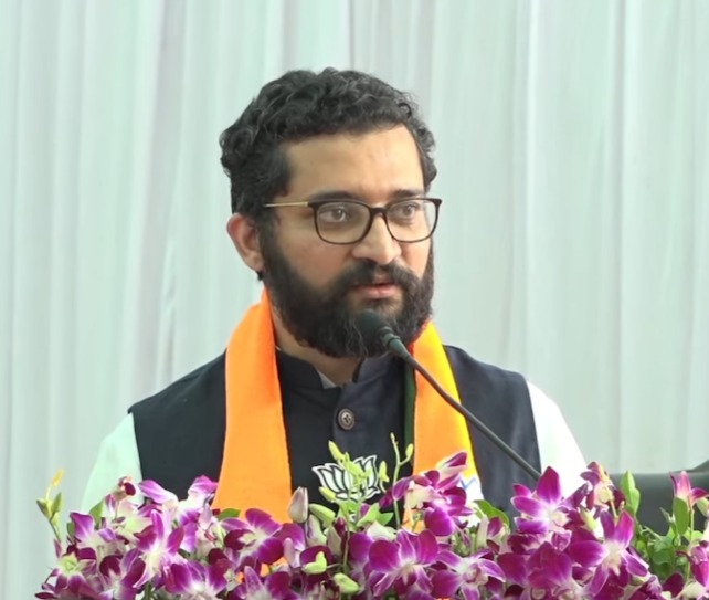 ऐतिहासिक मोती तलाव, राजवाडा यांसह सर्व वास्तू सावंतवाडीकरांच्याच : जनतेच्या सेवेसाठी २४ तास तत्पर राहणार -  युवराज लखमराजे भोंसले