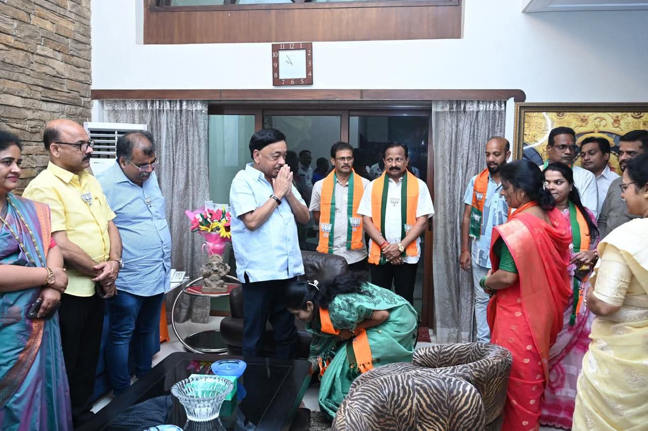 मी भाजप सोबतच इतर कोणा सोबत नाही - खा. नारायण राणे, कणकवली निवडणुकीत भाजप उमेदवारांना राणेसाहेबांचे आशीर्वाद