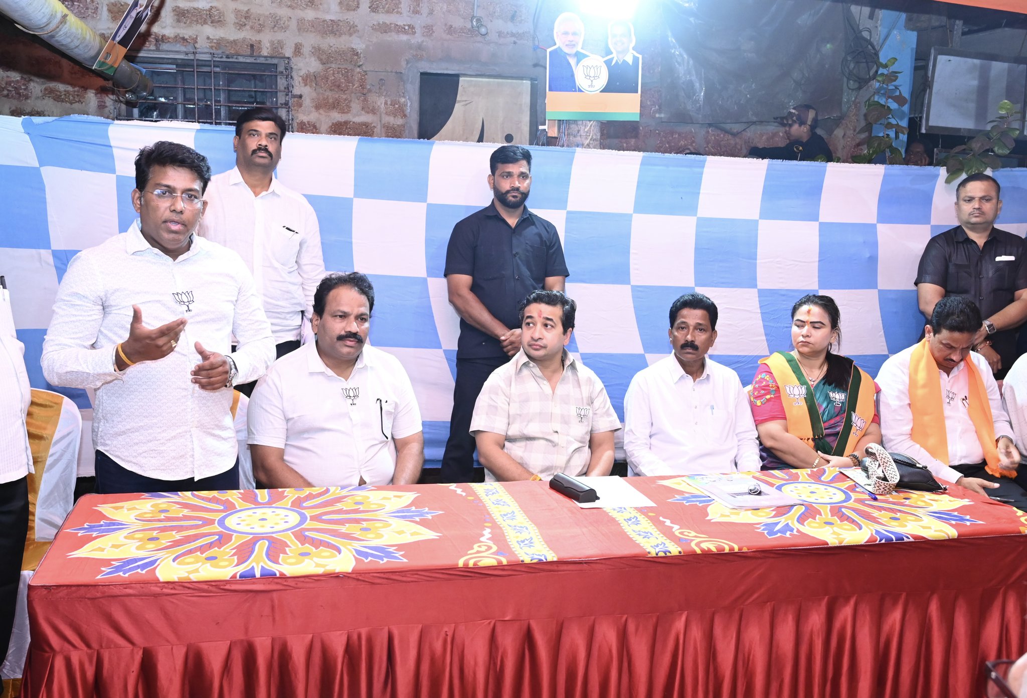 मालवणात मंदार केणी यांच्या प्रचार कार्यालयाचे  पालकमंत्री नितेशजी राणे यांच्या हस्ते उदघाटन