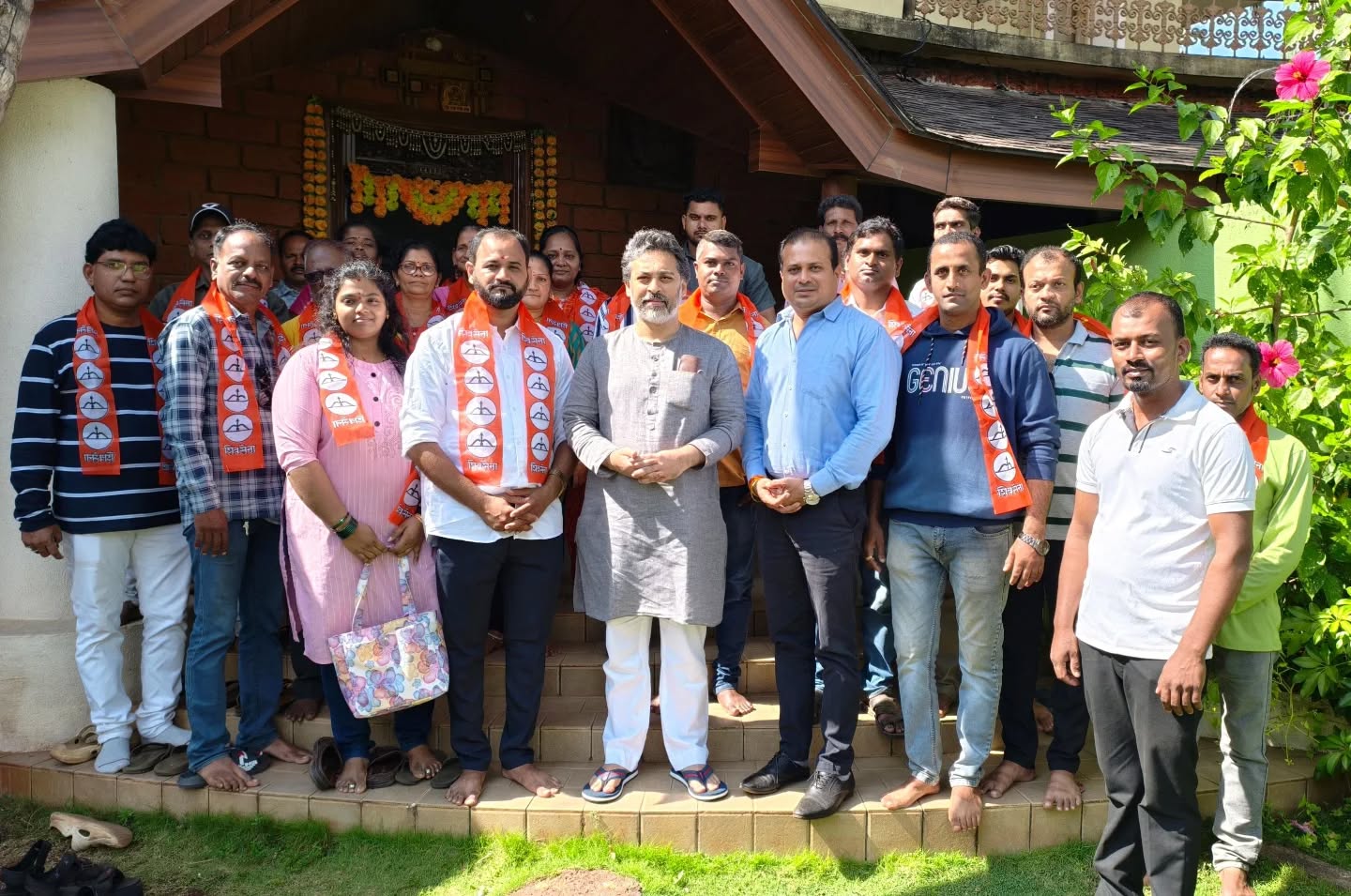 मालवणात मनसेला मोठा धक्का; माजी शहराध्यक्ष विशाल ओटवणेकरांसह अनेक पदाधिकारी शिवसेनेत..