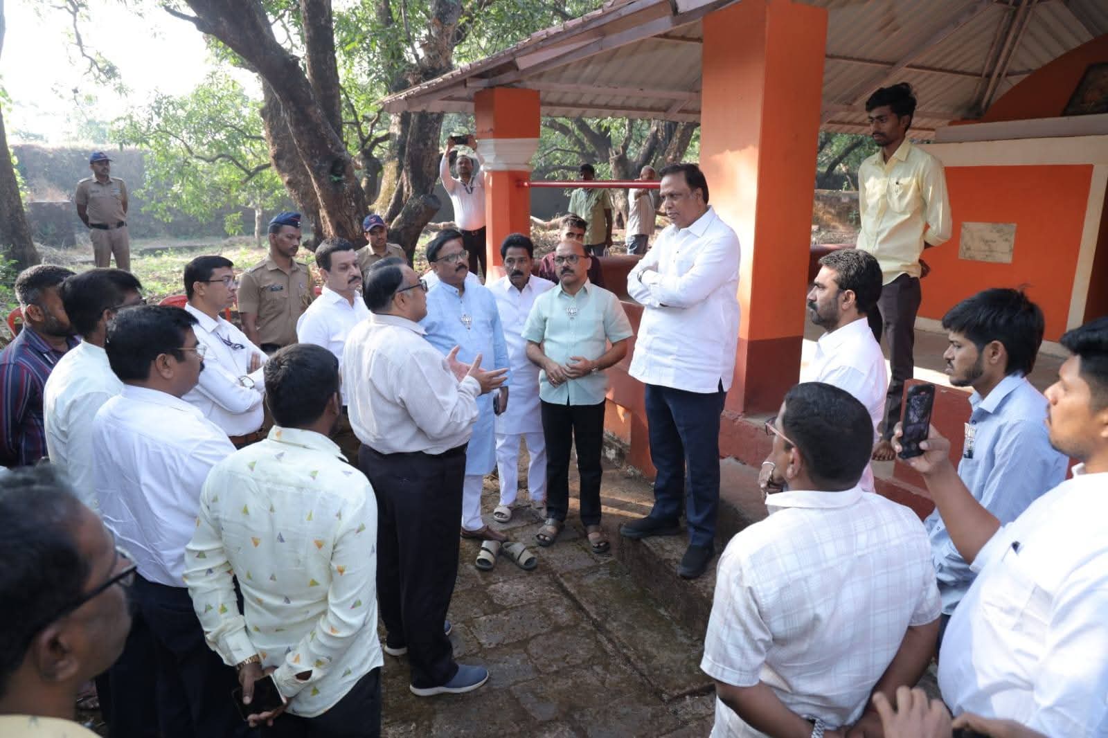 मंत्री आशिष शेलार यांची मसुरे येथील भरतगड किल्ल्याला भेट; दुरुस्ती आणि पर्यटन सुविधा उभारणीला गती