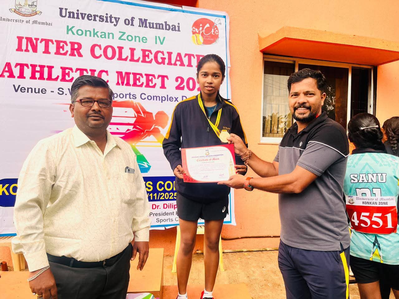 आंतरमहाविद्यालयीन ॲथलेटिक्स स्पर्धेत मालवणच्या कु. अनुष्का आंबेरकर हिचे ब्राँझ पदक