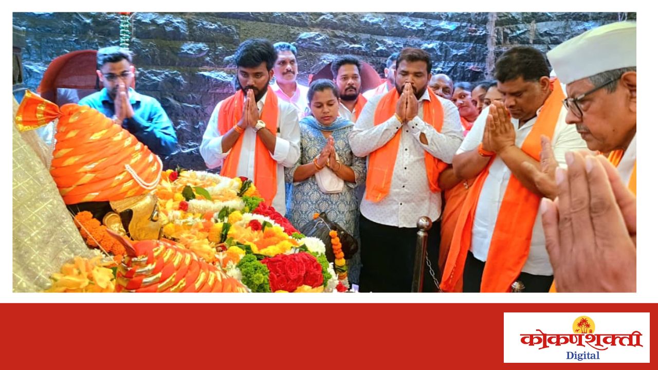 शिवसेना उद्धव बाळासाहेब ठाकरे पक्षाच्या वतीने शिवराजेश्वर मंदिरात शिवजयंती साजरी