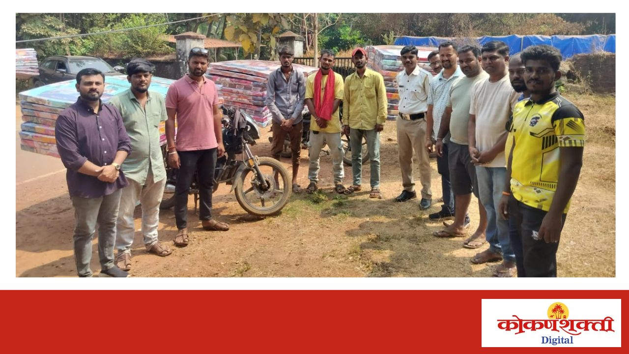 मालवणात मोटरसायकलवरून अनधिकृत गादी विक्रीवर कारवाई; देऊळवाडा येथील जागरूक तरुणांचा पुढाकार