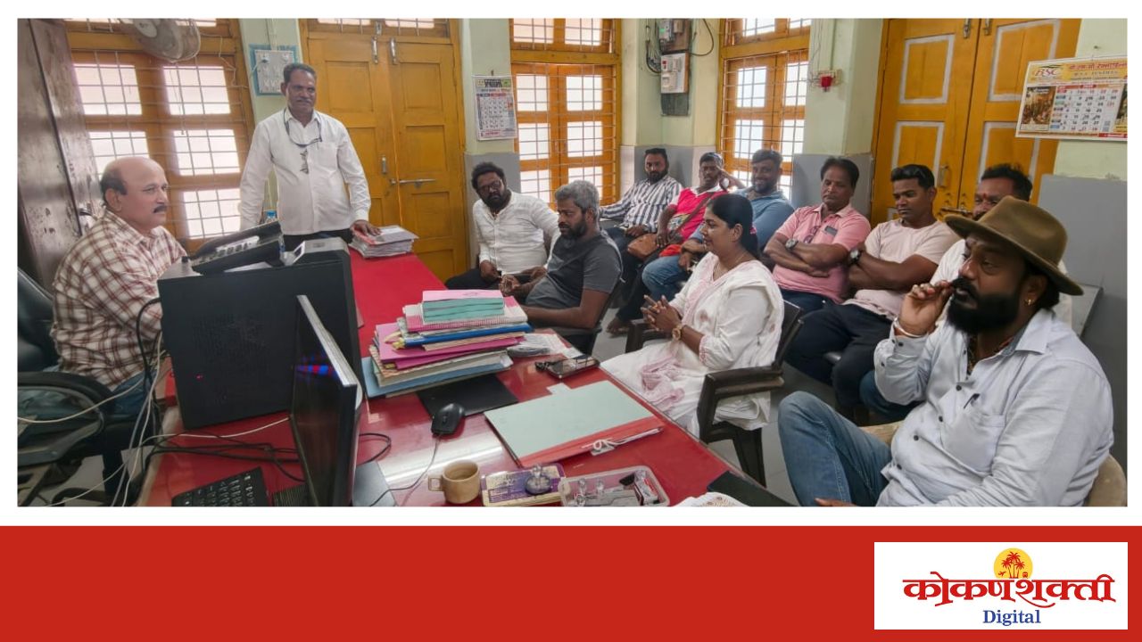 मालवण दांडी बीचवर बाहेरील व्यावसायिकाकडून पॅरासेलिंग सुरू; स्थानिकांचा व्यवसाय ऐन हंगामात संकटात !