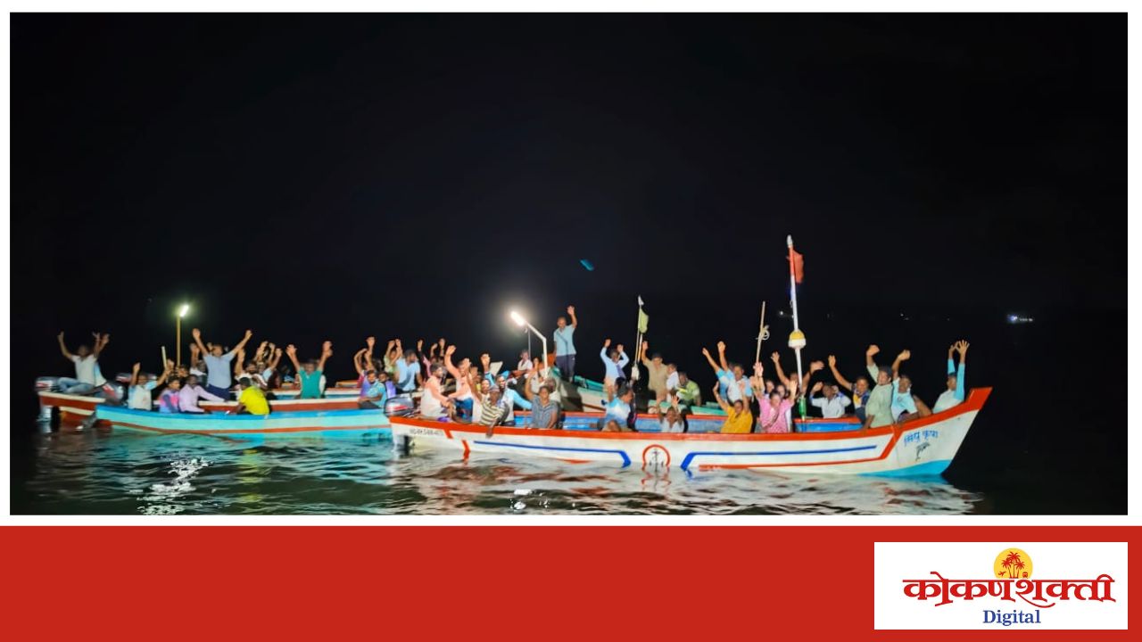 तळाशीलच्या ग्रामस्थांचे खाडी पात्रातच वाळू उपसा विरोधात अचानक आंदोलन