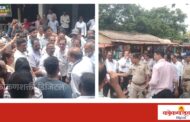 वीज समस्यांनी ग्रासलेल्या आचरेवासियांच्या संतापाचा उद्रेक,  वीज कार्यालय केले बंद ; आचरा तिठ्यावर ठिय्या मांडत केला रास्तारोको