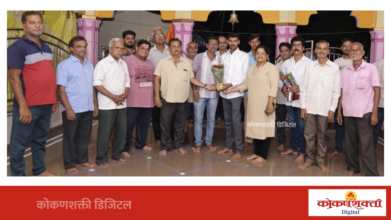 मालवण शहरातून बिएलओ म्हणून सर्वोत्तम कामगिरीबद्दल विशाल आचरेकर यांचा सत्कार