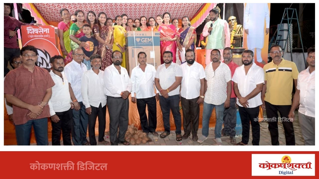 नारळ लढविणे स्पर्धेत कशिश पराडकर प्रथम